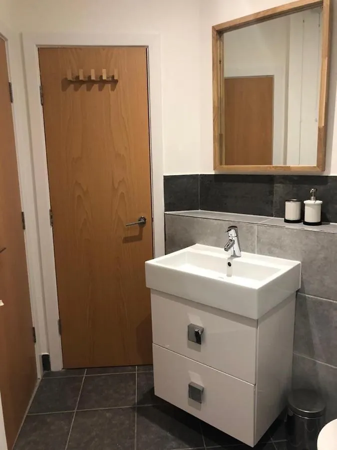 Stunning Apartment In Leeds- Financial District